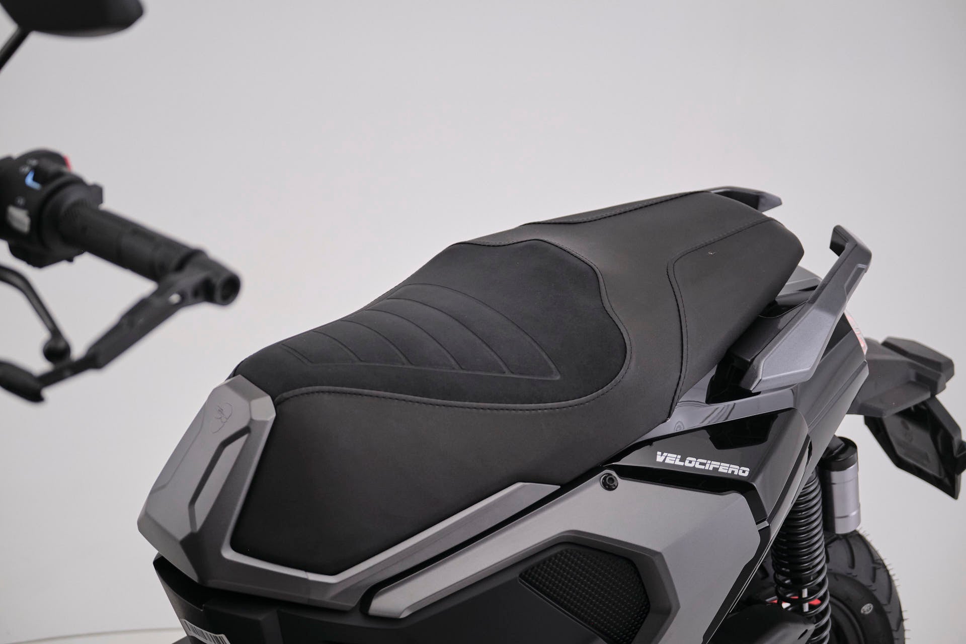 MOBSTER 125 ccm Grau